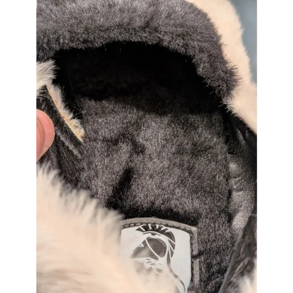 Women's VHNY Color Block Faux Fur Slippers US 10 Cream Black - Picture 11 of 11